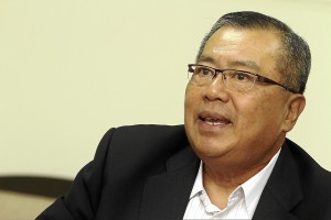 大马富士菲林有限公司高级董事经理　何尔忠